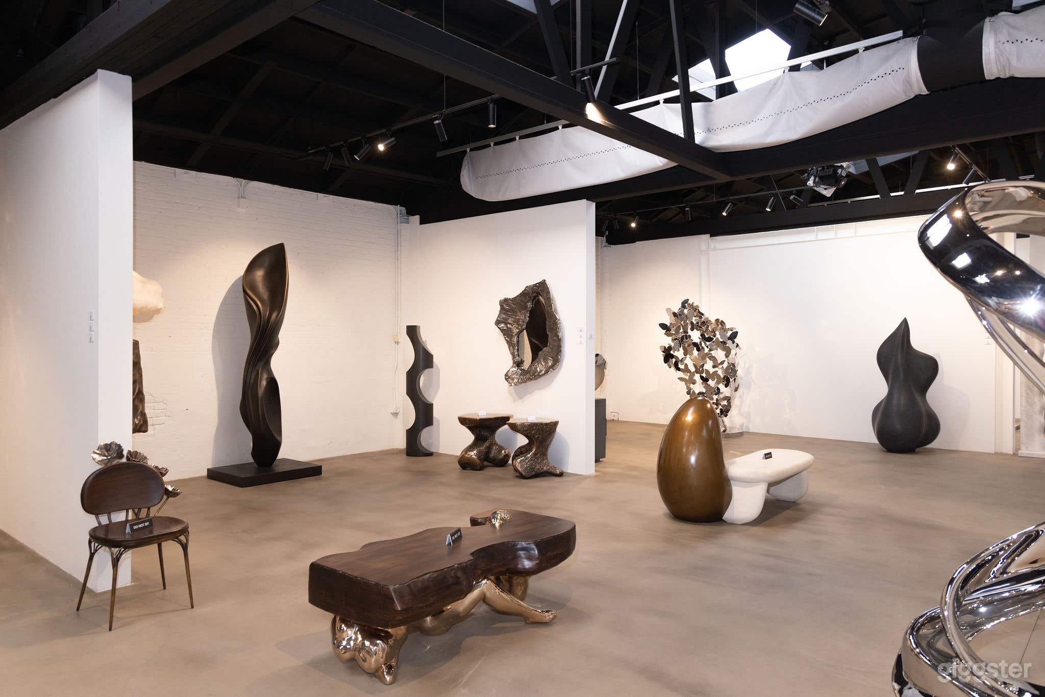 Film Ready Skylit Sculpture Gallery Compound + gated parking Photo 4