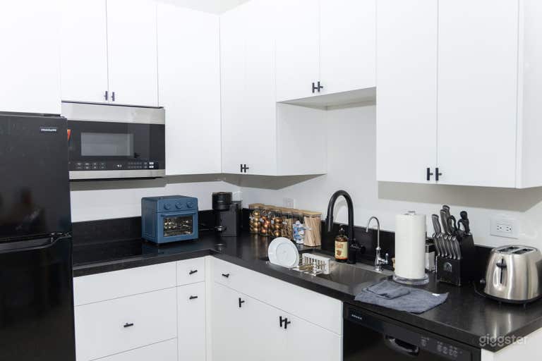  Film Ready Skylit Sculpture Gallery Compound + gated parking 