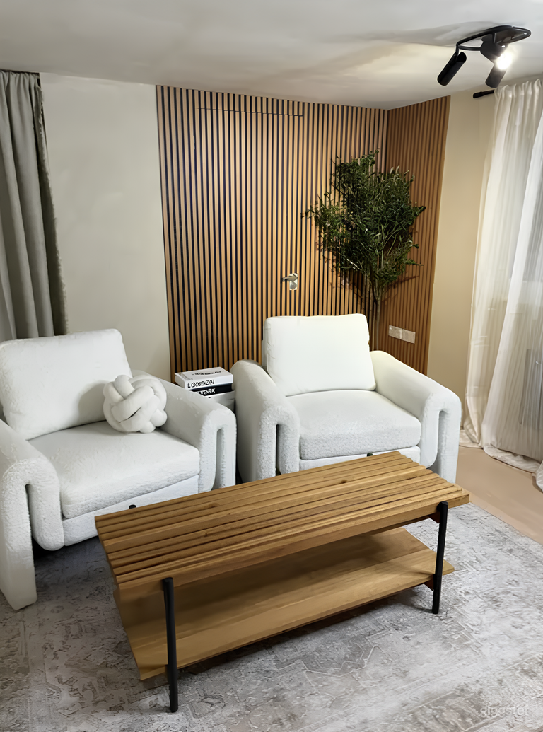  Content Studio – Aesthetic Space for Creators & Brands 