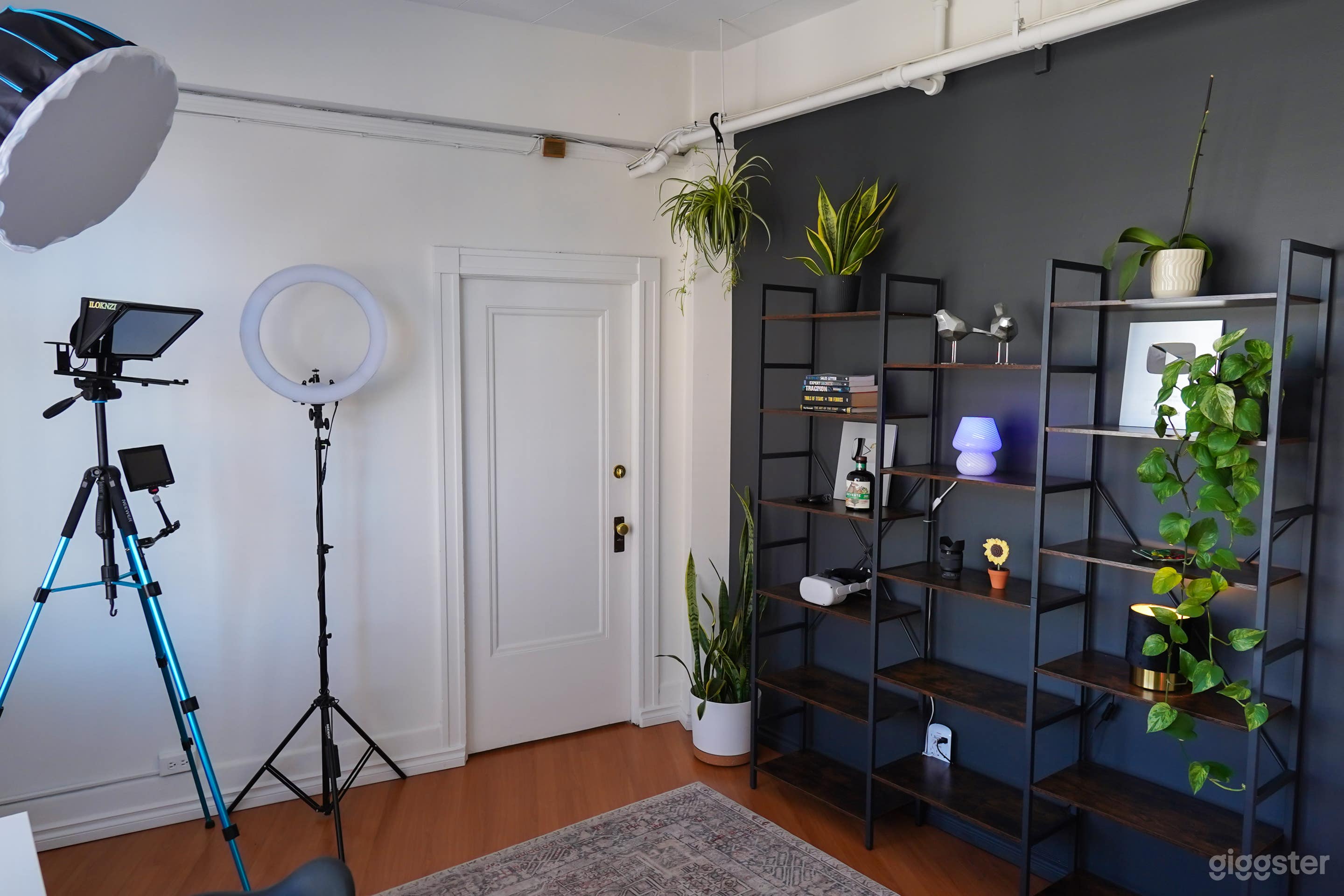 Discover the Ideal Canvas for Your Creative Vision Photo 1