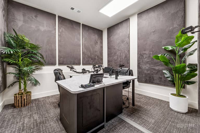  Modern studio with Advanced Equipment 