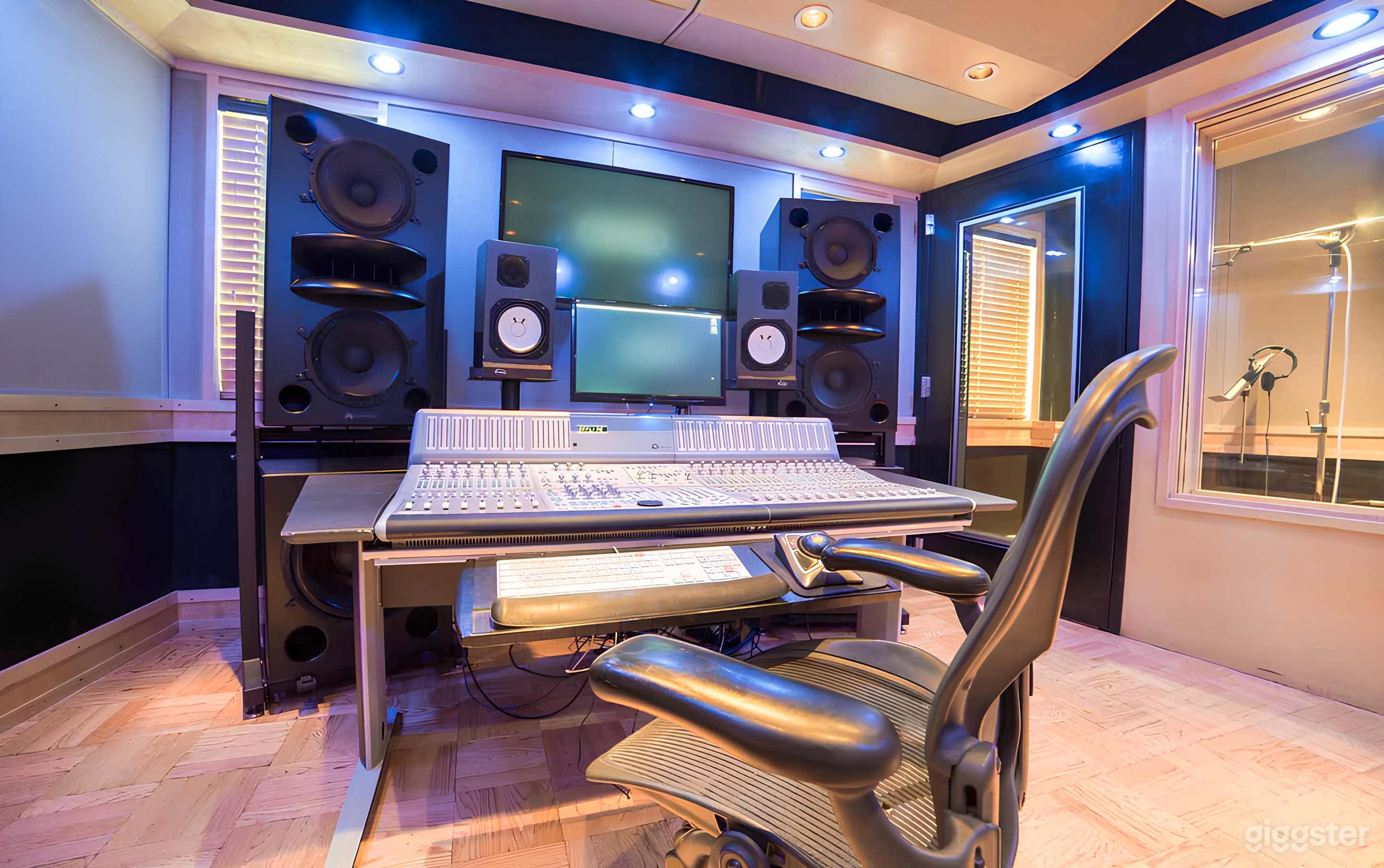 Legendary Recording Studio Q2 in Midtown Photo 3