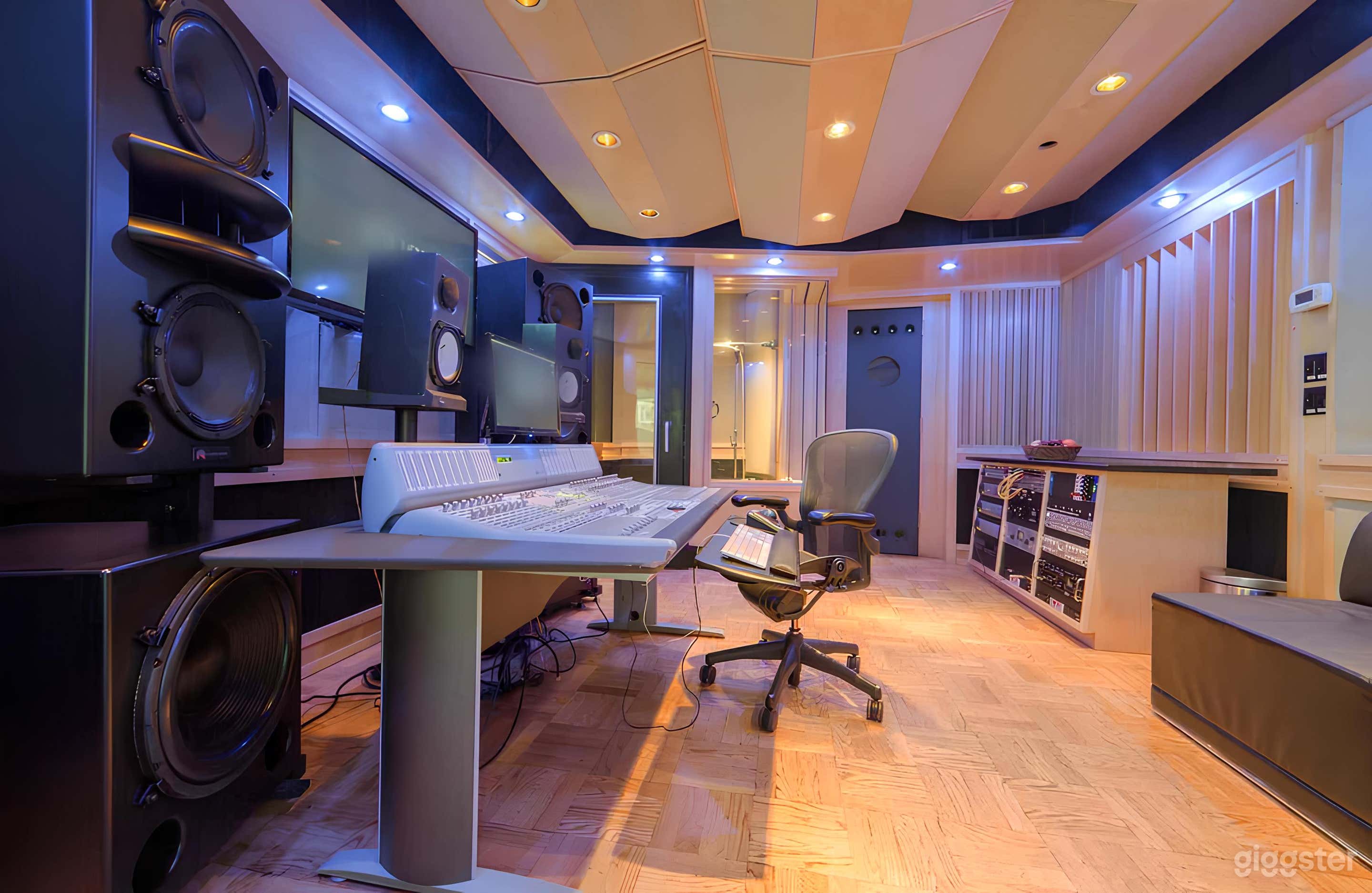 Legendary Recording Studio Q2 in Midtown Photo 4