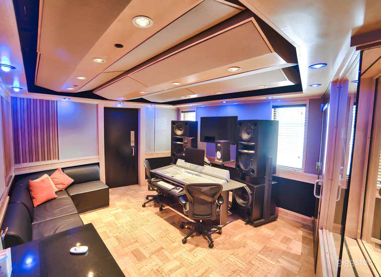  Legendary Recording Studio Q2 in Midtown 