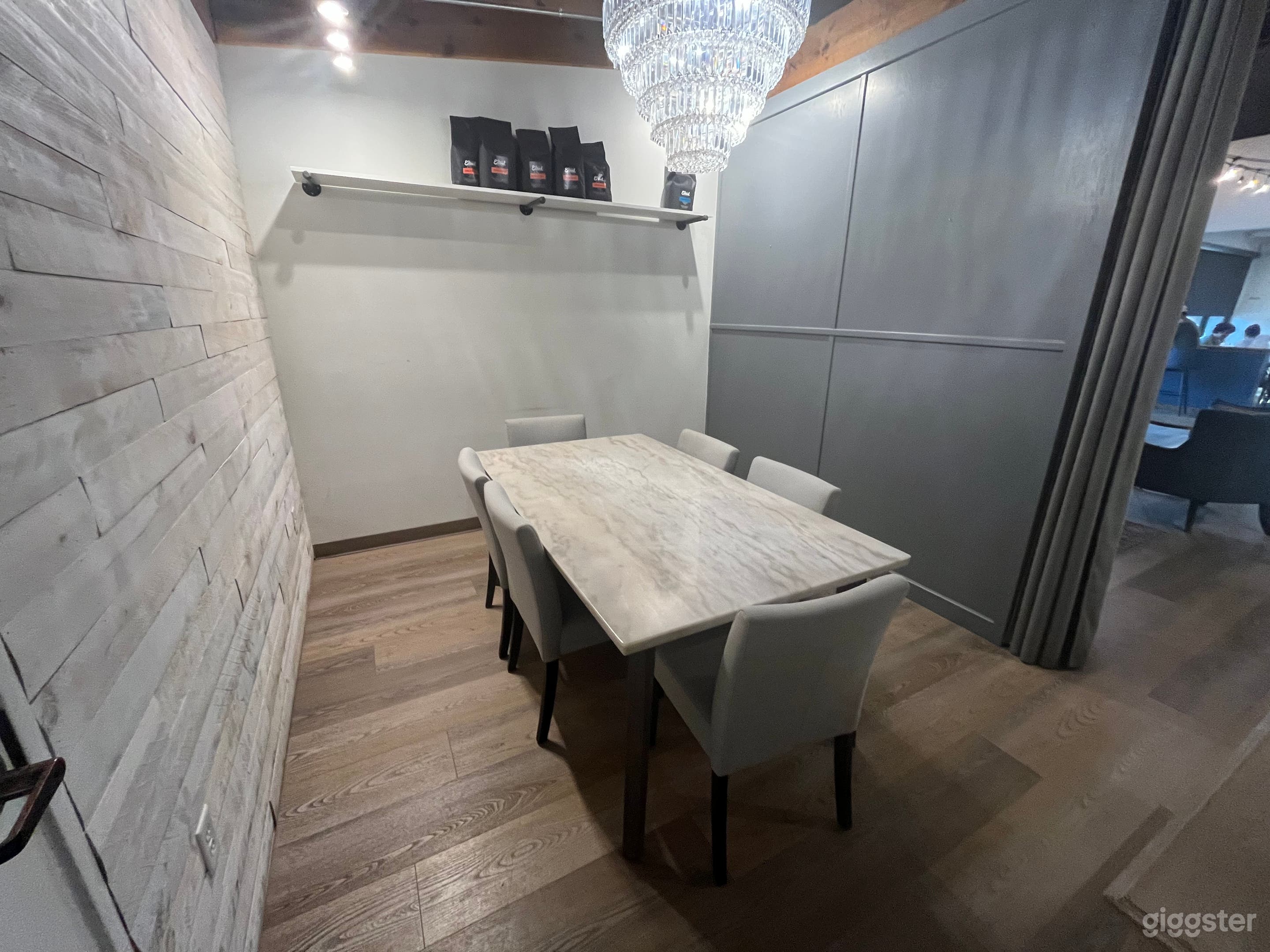 Cafe Tasting Room Photo 3