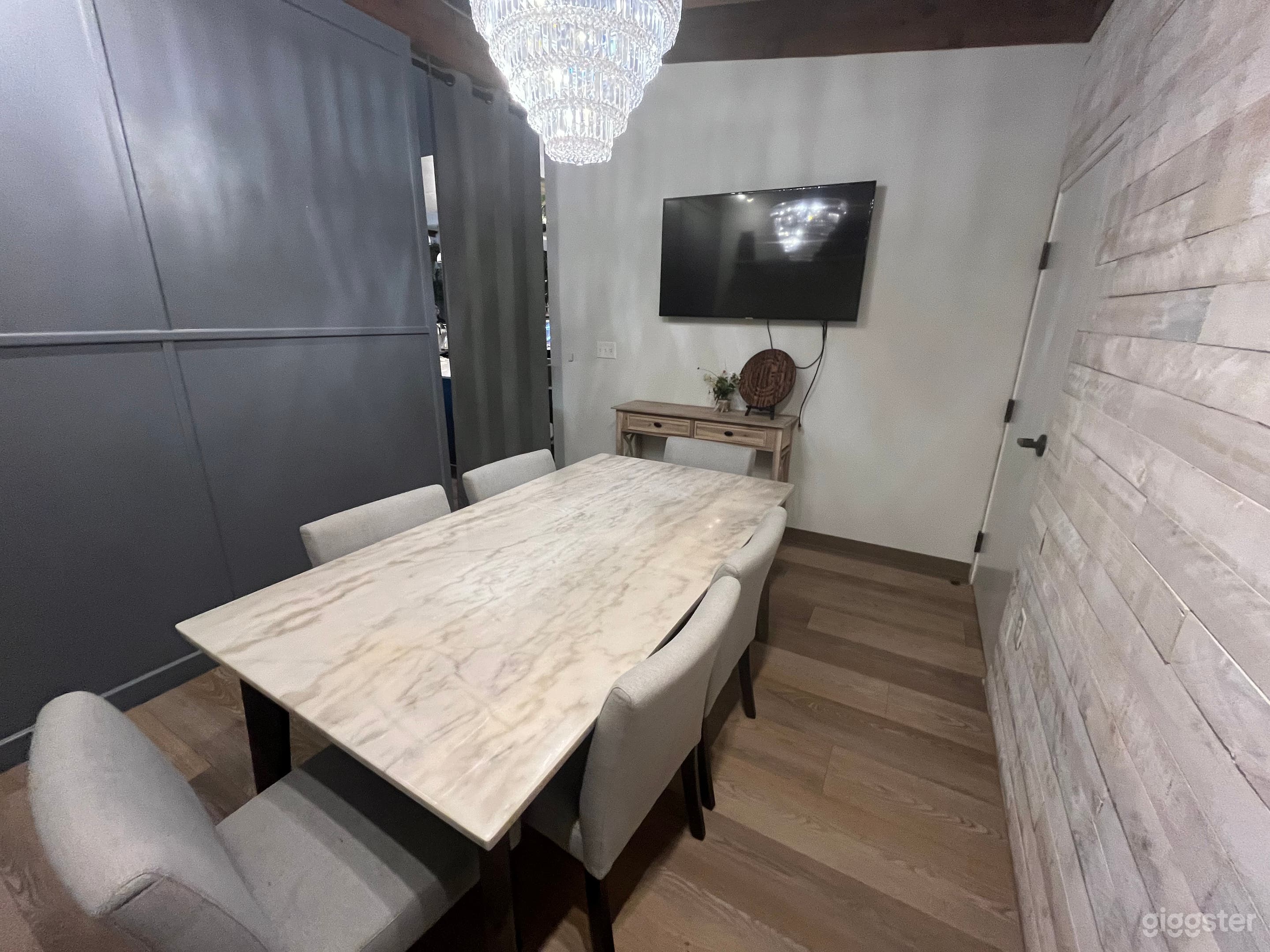 Cafe Tasting Room Photo 4