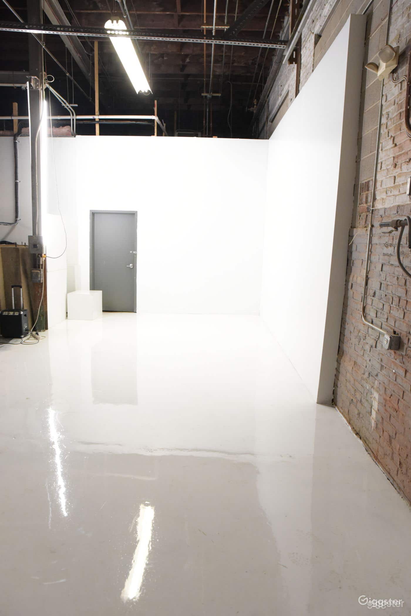 Suburban Creative Warehouse Photo 4