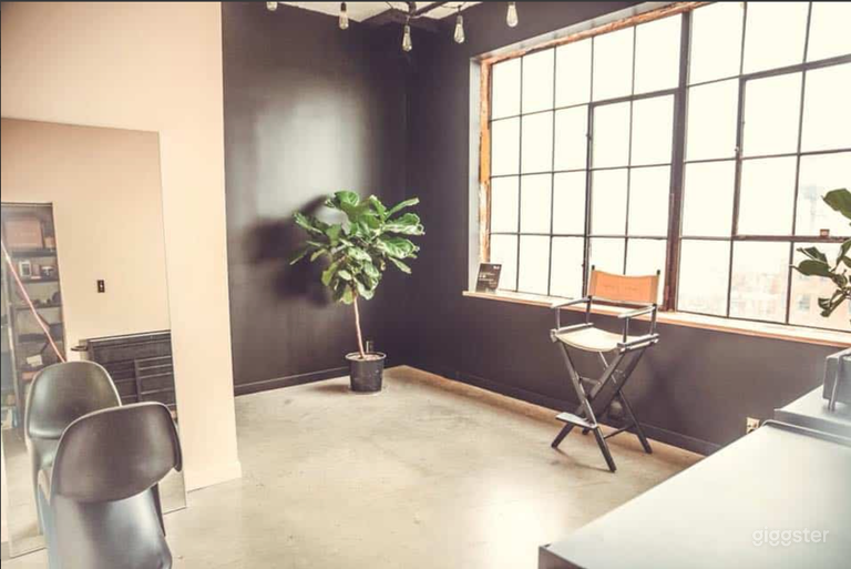  Photography studio in Montreal, Canada 