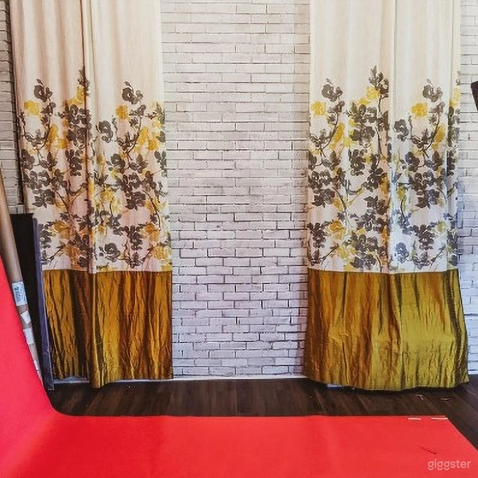 Formal Studio for Photoshoots Photo 2