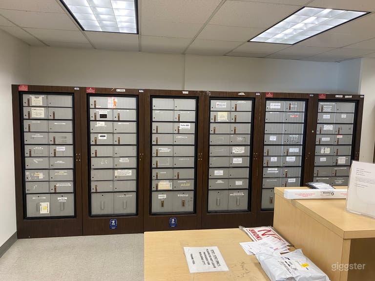  Mailroom 