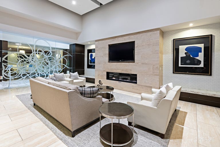  Posh Club Room w/ Kitchen in East Village 