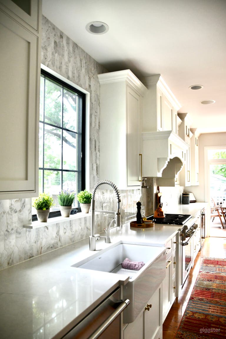  Elegant family home in Chicagoland Suburbs 