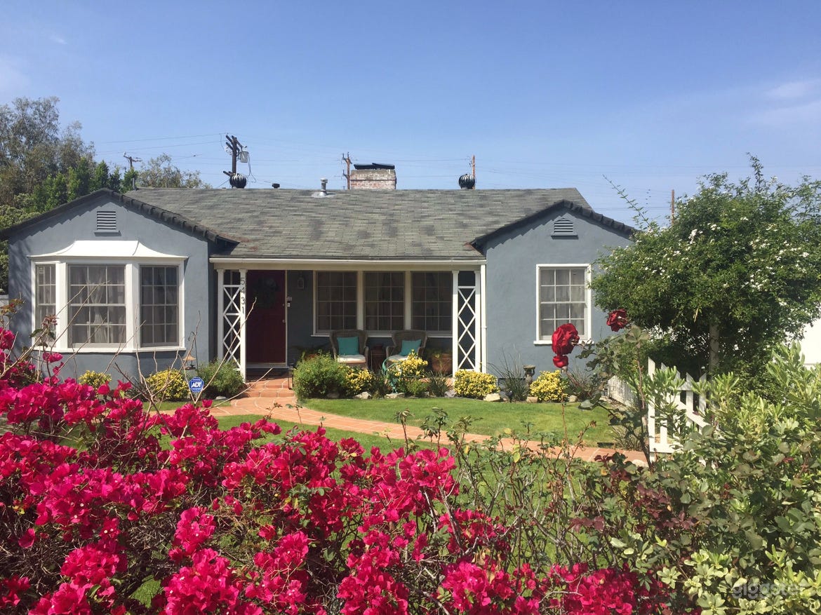 Valley Village Cottage Home Photo 1