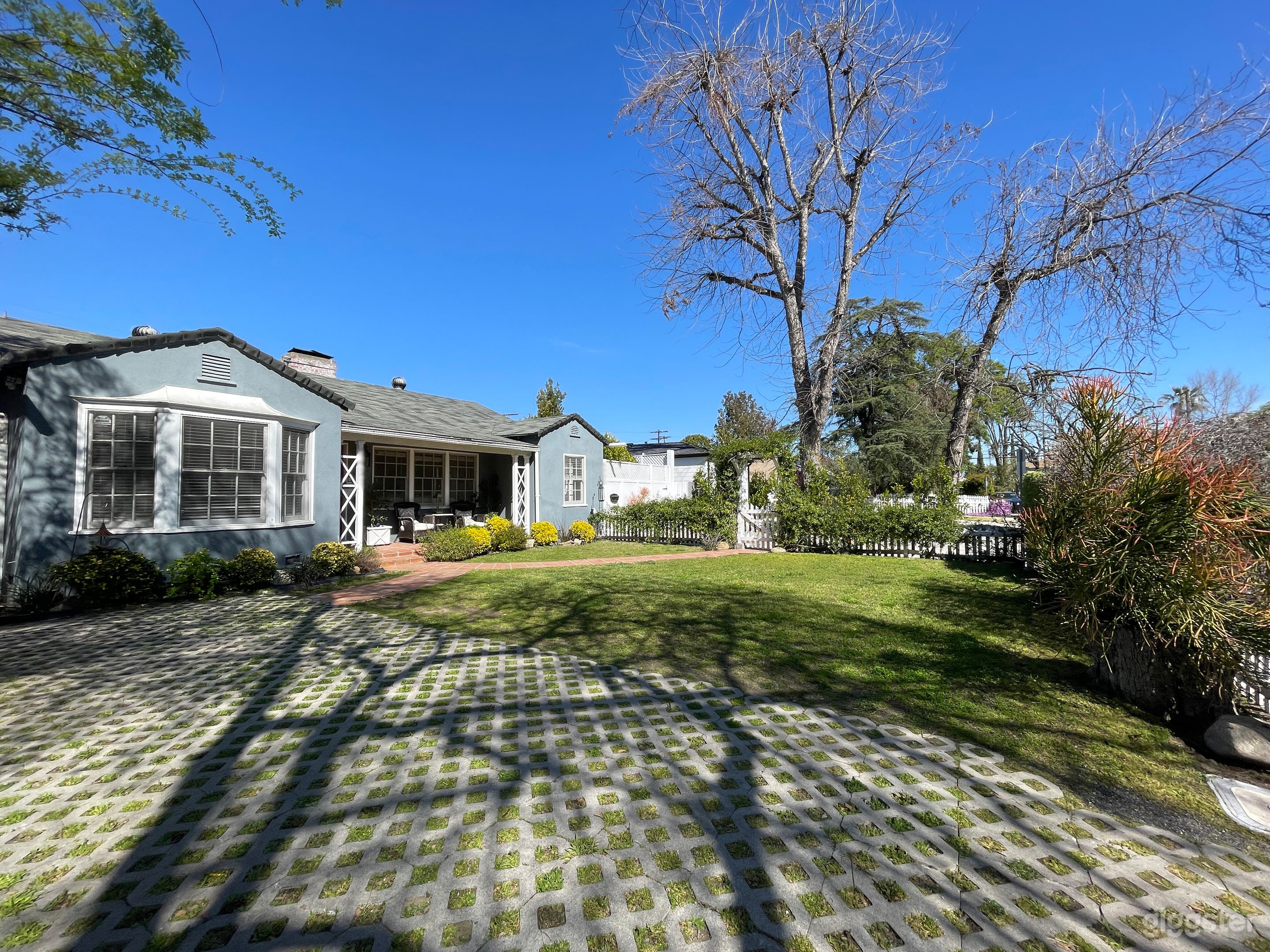 Valley Village Cottage Home Photo 1