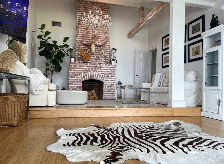  Valley Village Cottage Home 