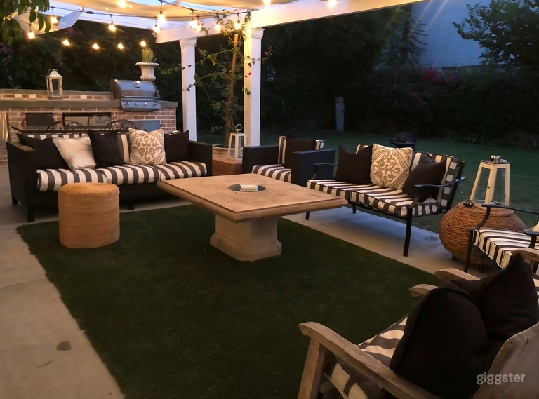  Valley Village Cottage Home 