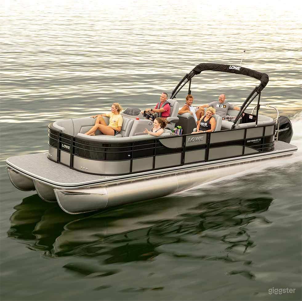 Pontoon boat Rental Photo 2