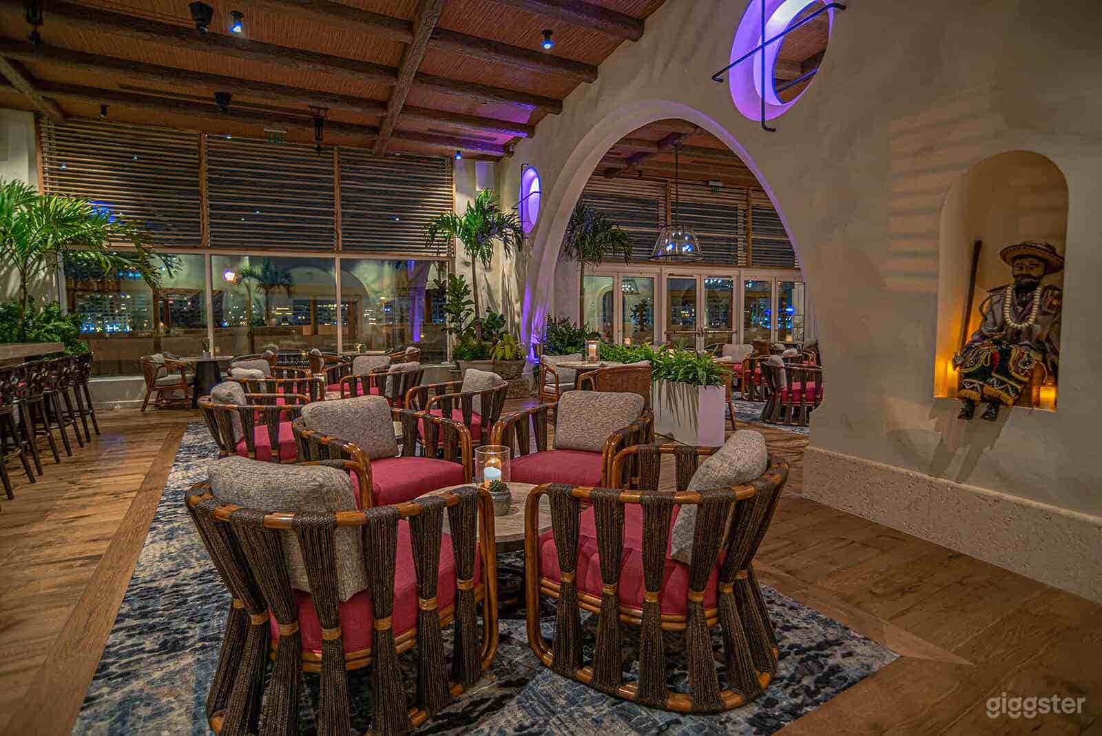 Stunning Restaurant/Bar  Photo 4