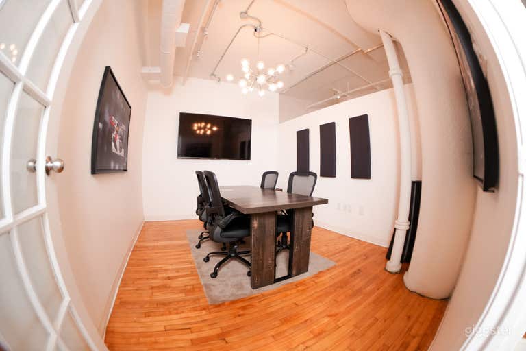  Modern Content Studio in Toronto 