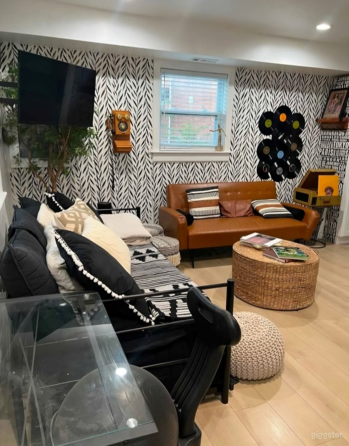 Stylish Creative Row Home with Bold Backdrops for Shoots Photo 1