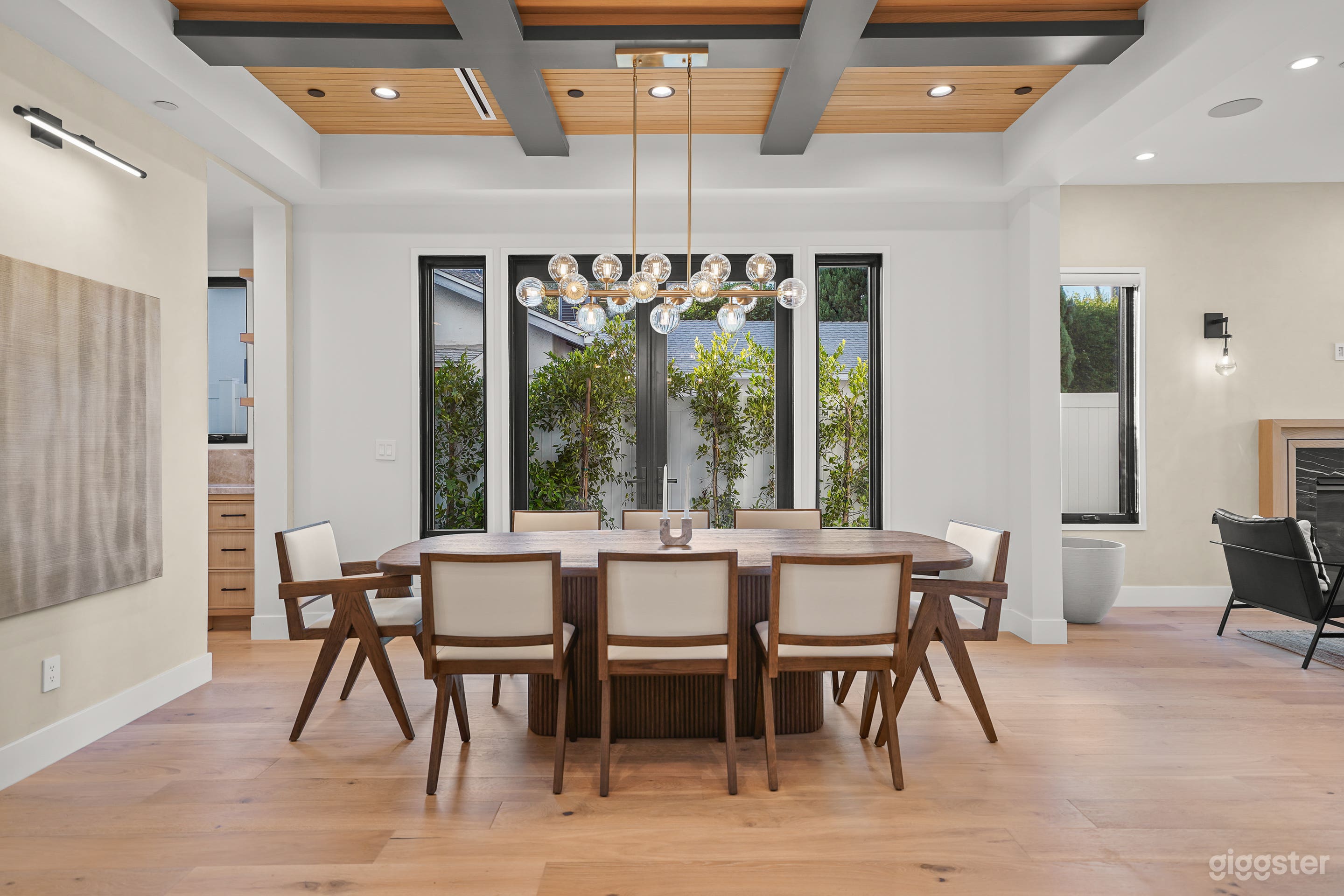 Modern Ranch-Style Mansion w/ Guest House & Pool Photo 4