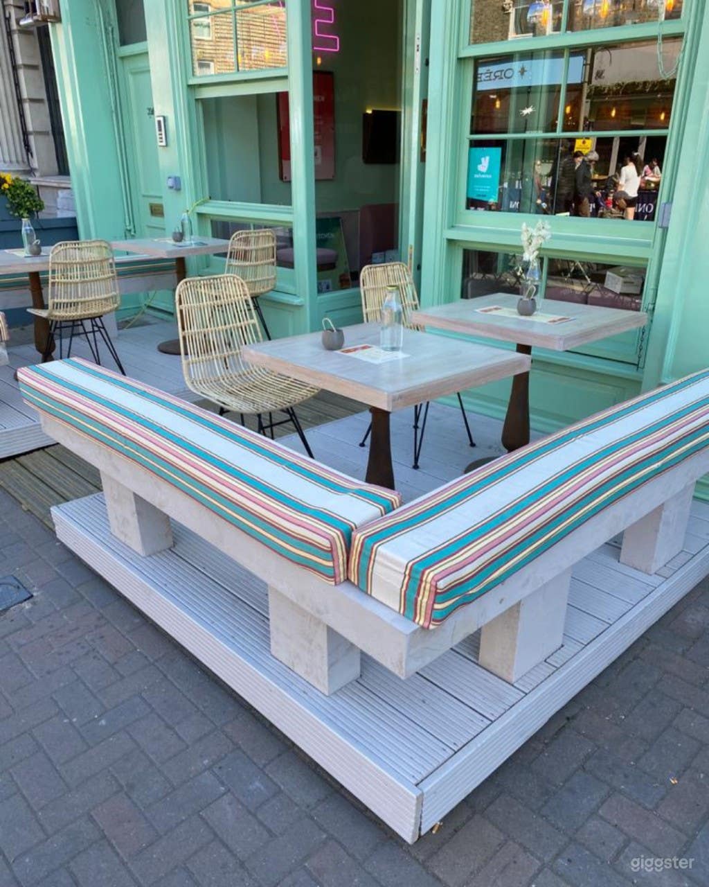 Plant Base Kitchen and Vegan Restaurant in London Photo 2