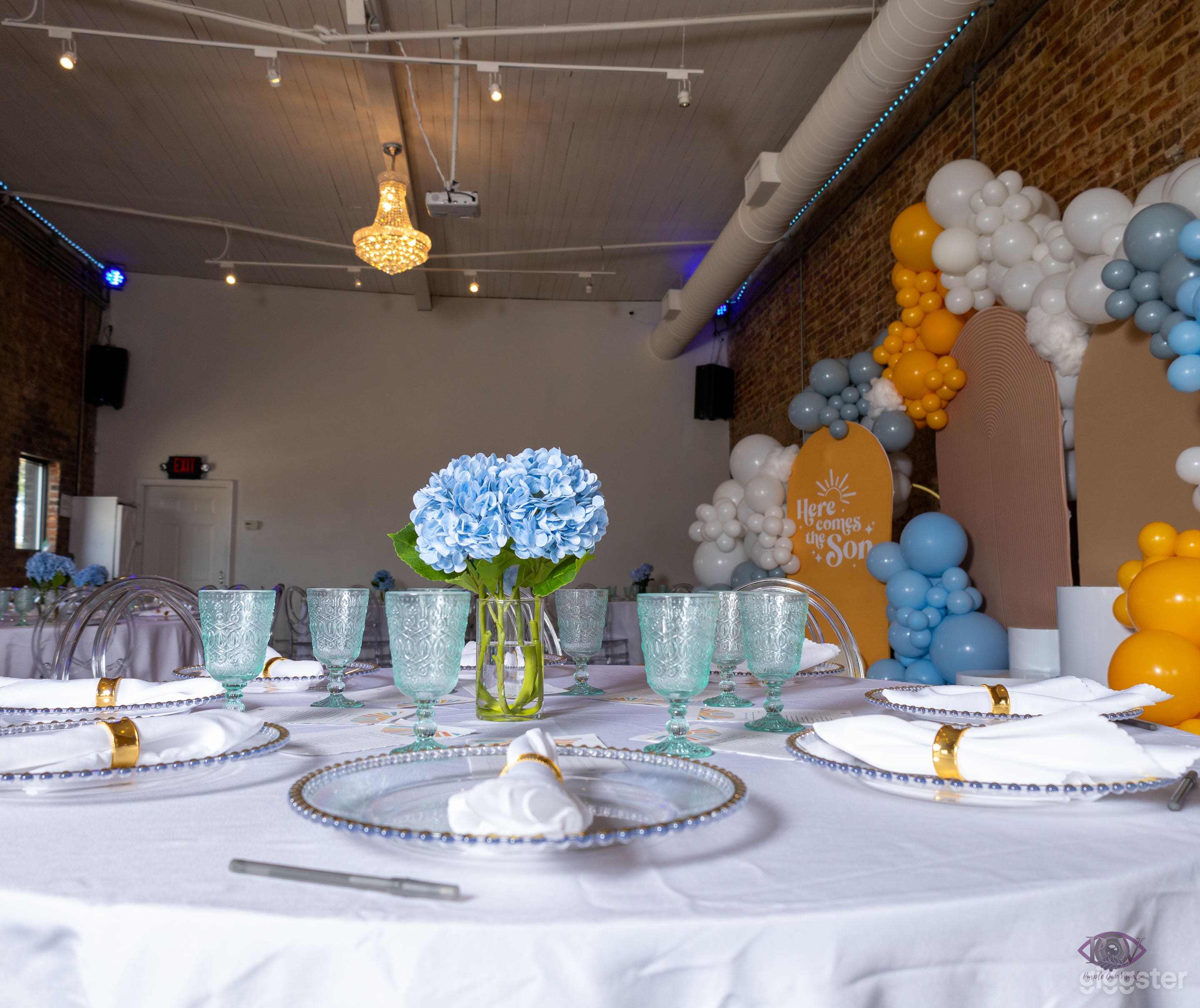 Event Venue Featuring Chic Exposed Brick Walls Photo 4