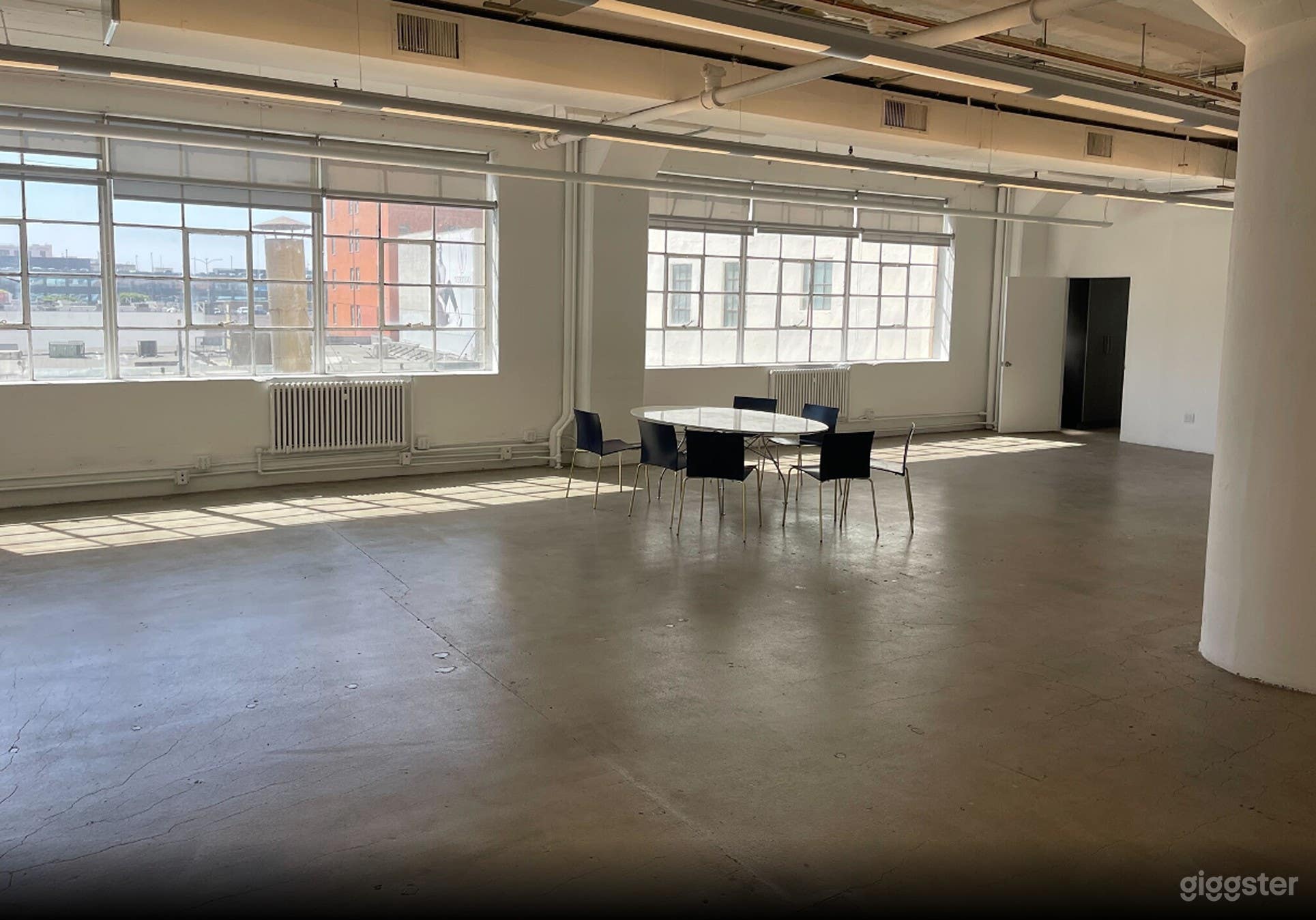 Spacious Open Venue for Film Production &amp; Events Photo 4