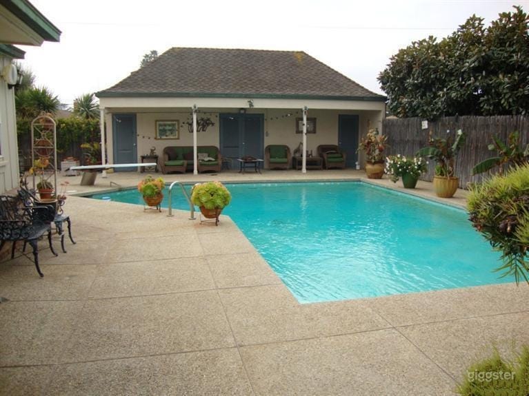 Large Pool Oasis Photo 1