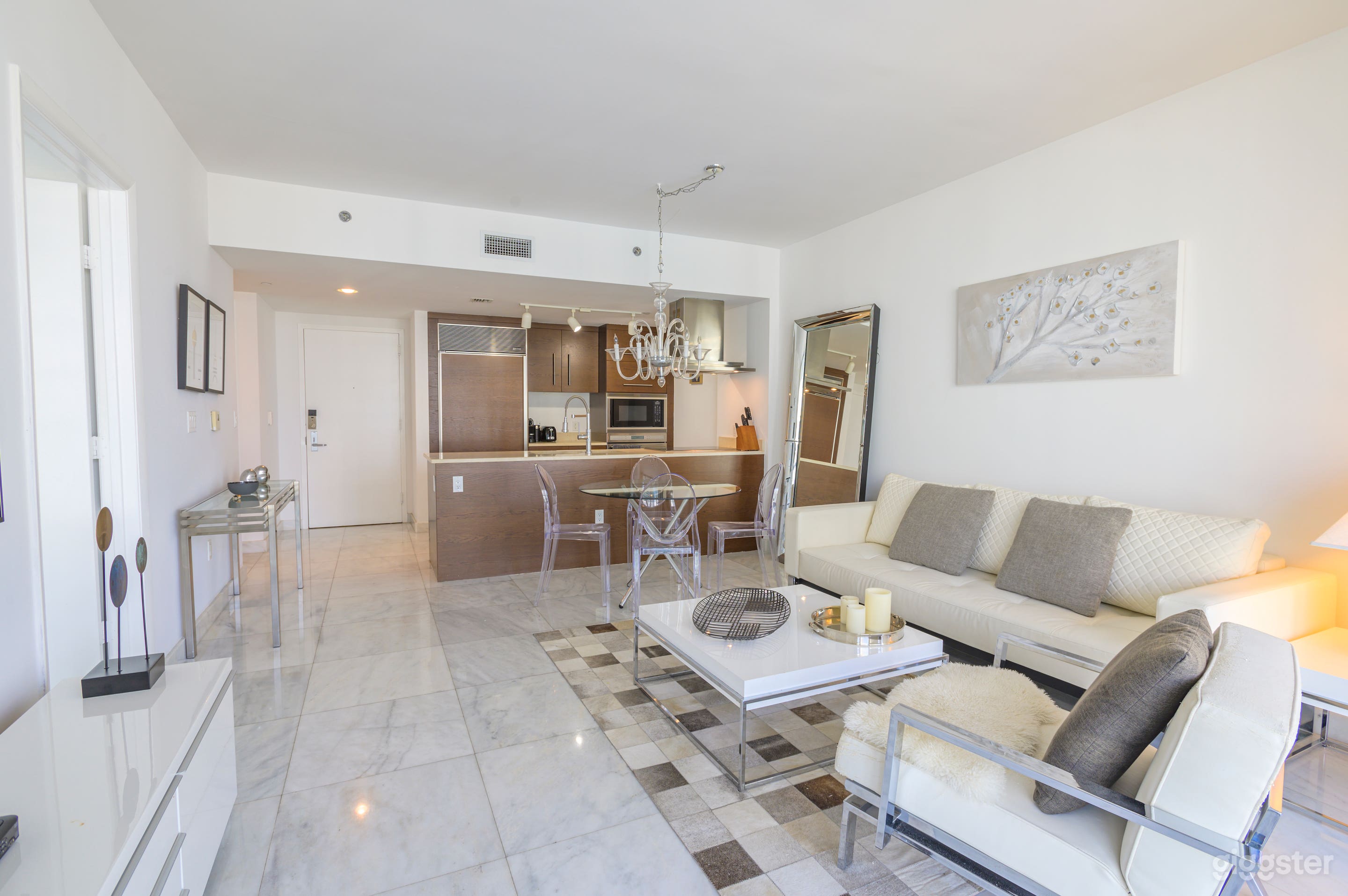Sleek High-Rise Condo with Skyline Views Photo 3