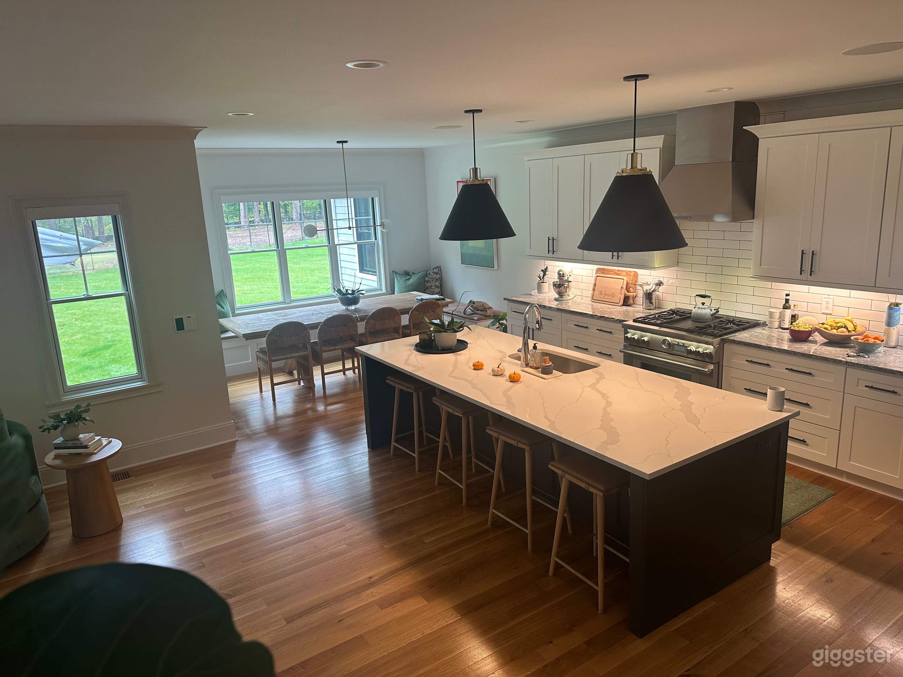 Modern Production Home on 7 Acres w/ Staging & Parking Photo 4