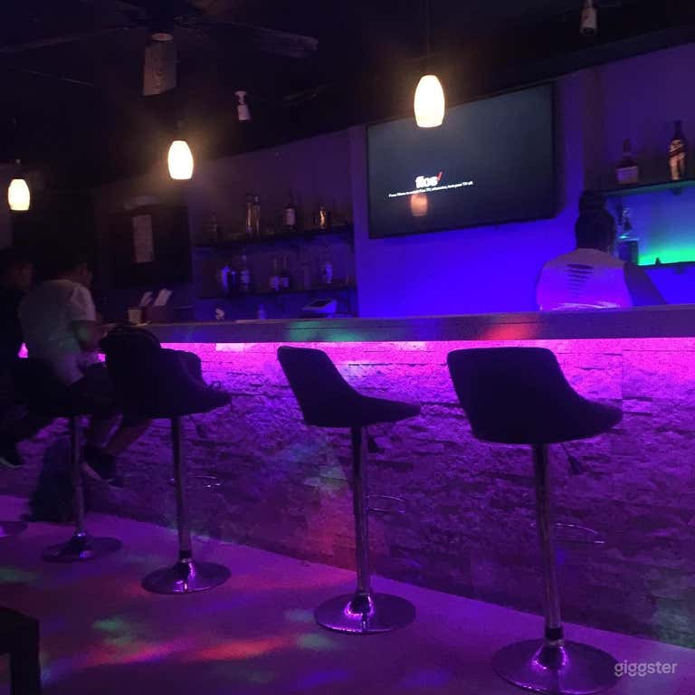  Black Space: Stylish and Cozy 