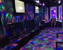  Black Space: Stylish and Cozy 