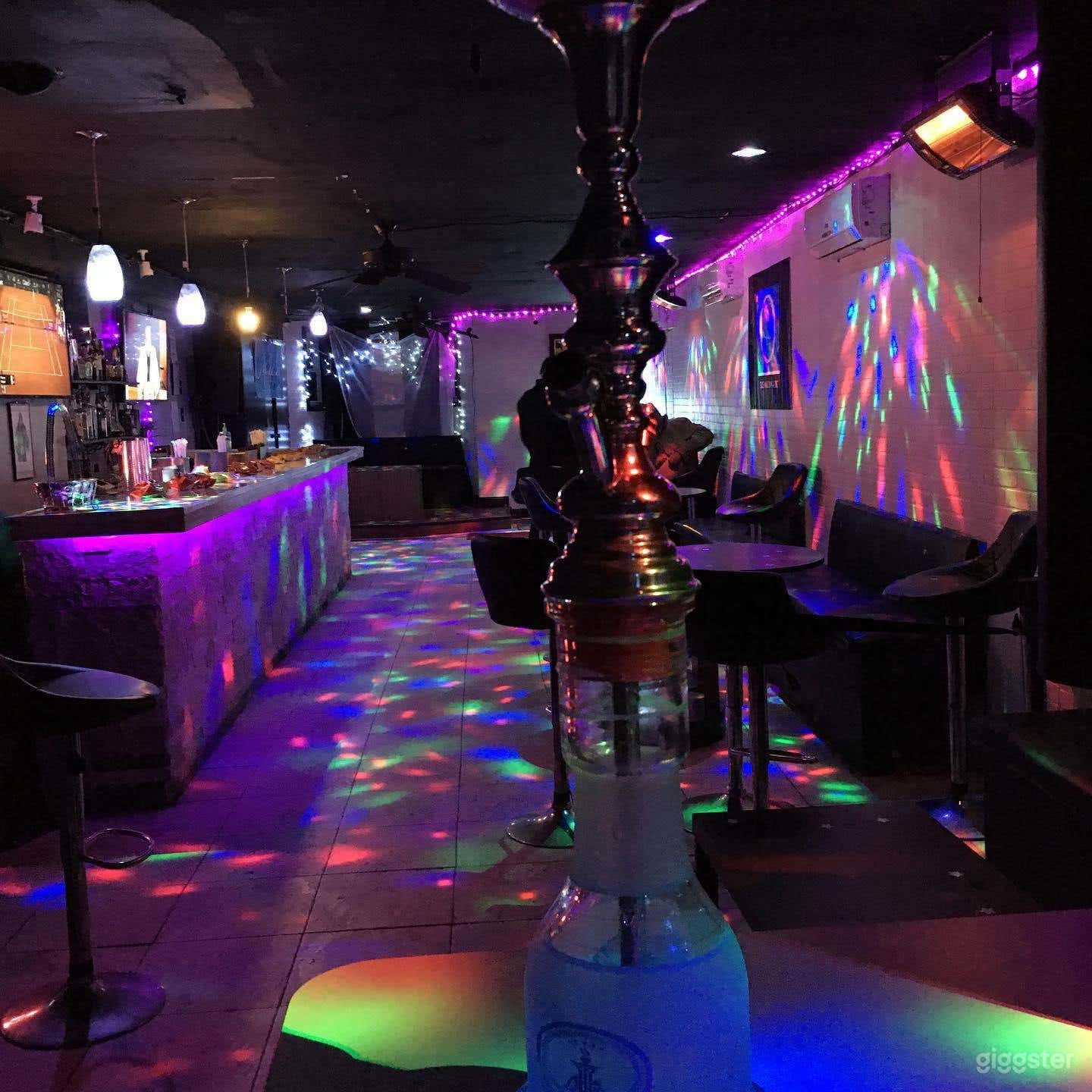 Black Space: Stylish and Cozy Photo 2