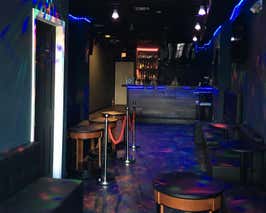  Black Space: Stylish and Cozy 