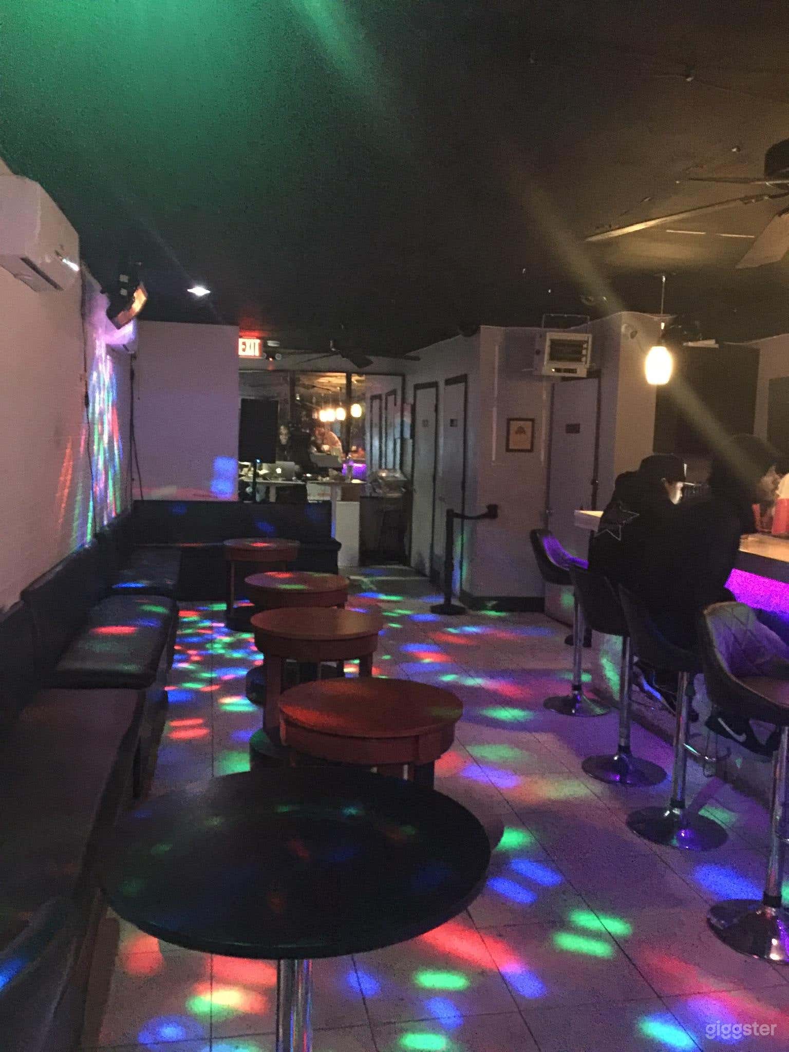 Black Space: Stylish and Cozy Photo 4