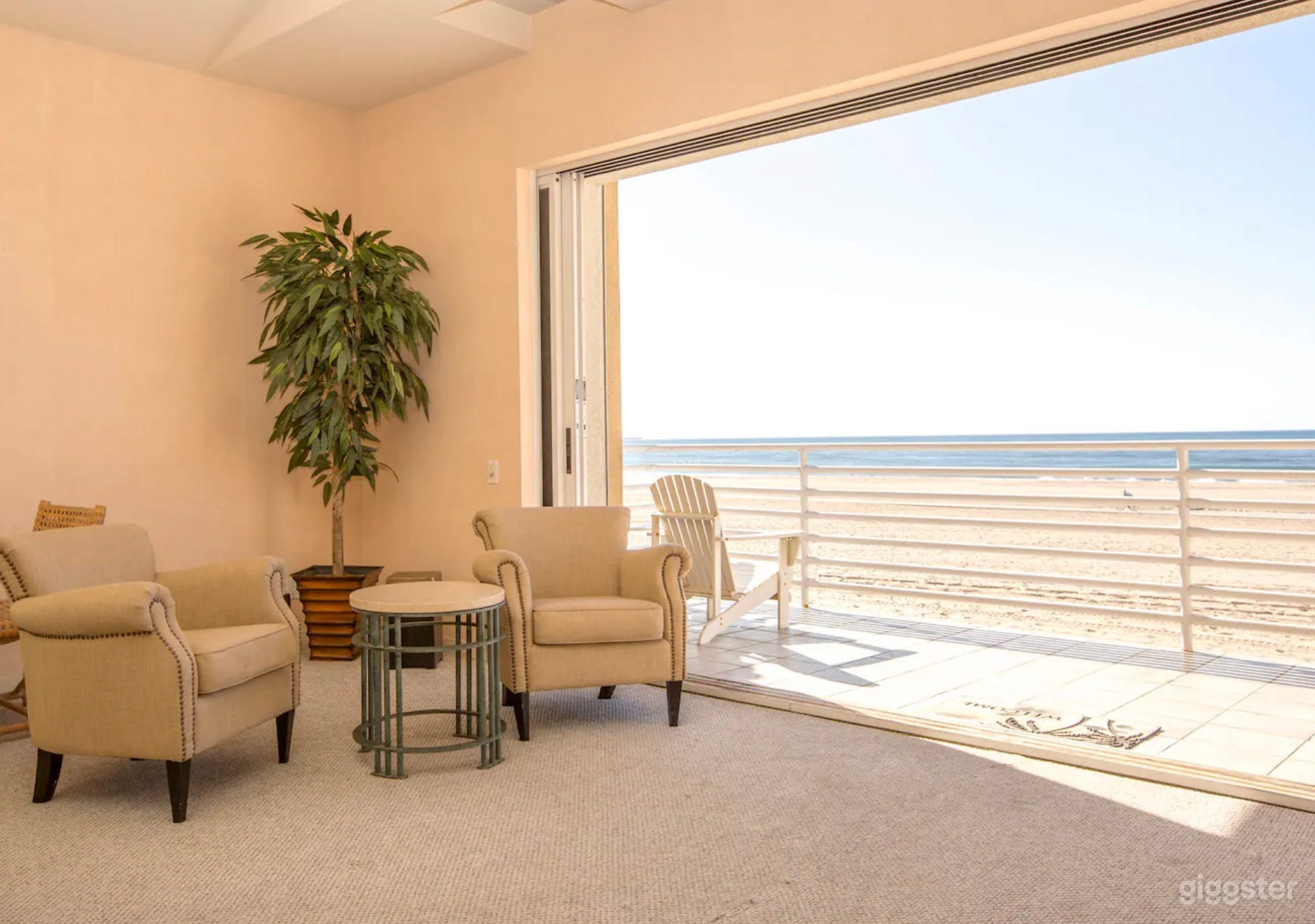 Giant Beach House on the Sand Photo 4