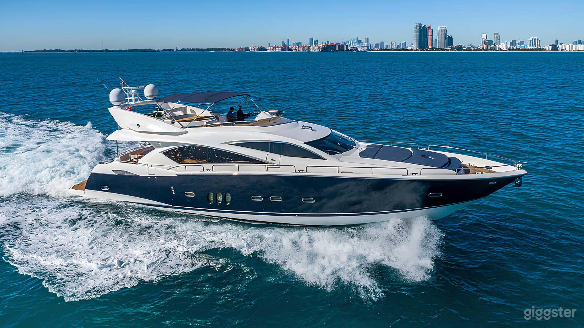 Sunseeker 82” Manhattan Yacht  Photo 1