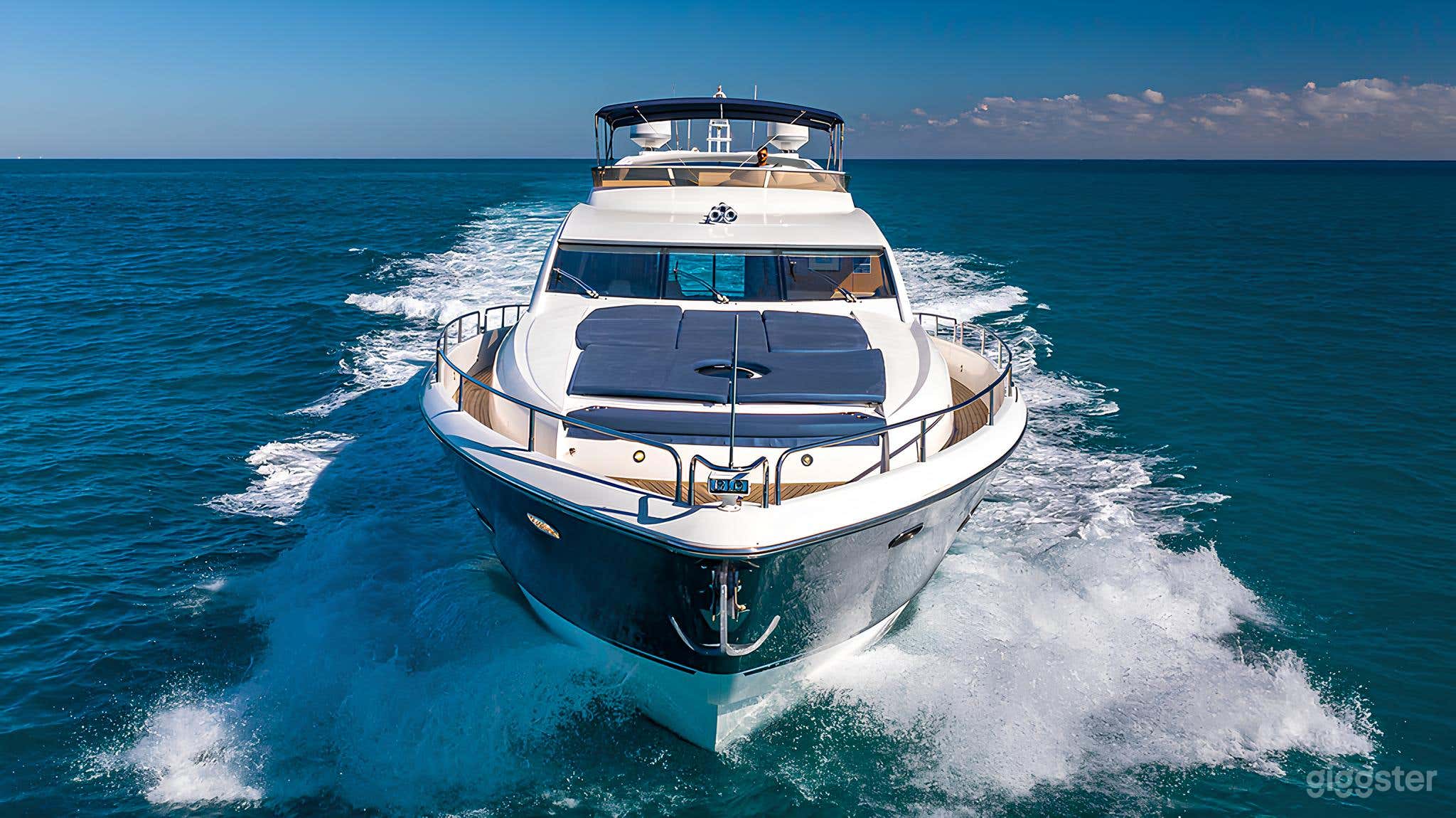 Sunseeker 82” Manhattan Yacht  Photo 2