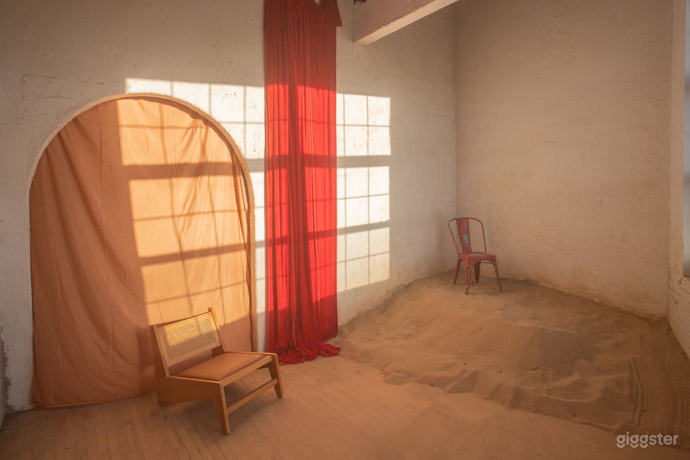 Small Photo Studio with Sand Photo 2