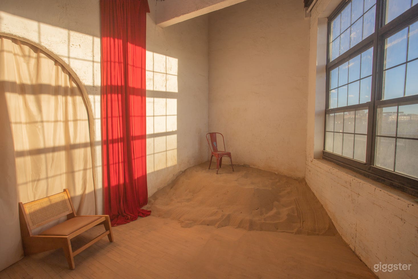 Small Photo Studio with Sand Photo 3