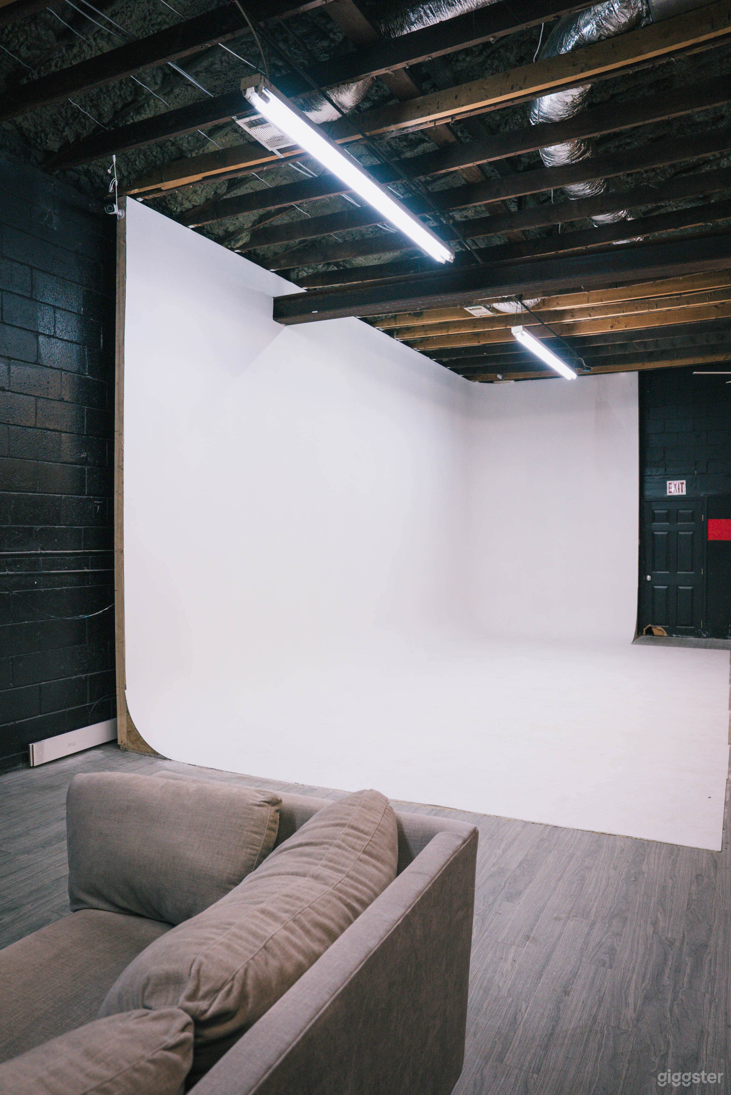 White Wall (25 x 9) in Atlanta Photo 1