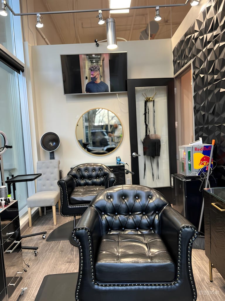  Modern Chic Salon Suite 