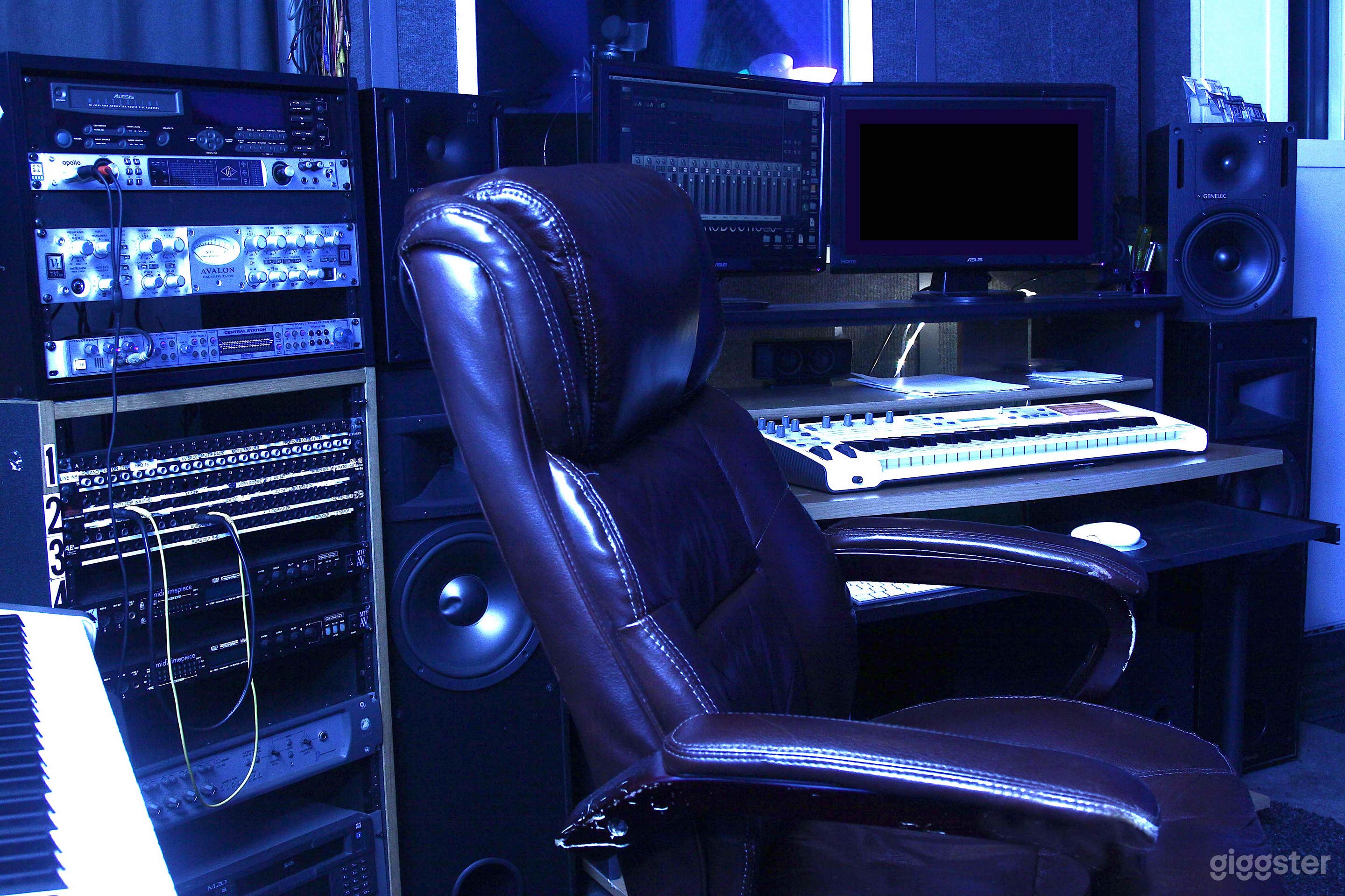 Blue Room Studio with Iso Booth Photo 1