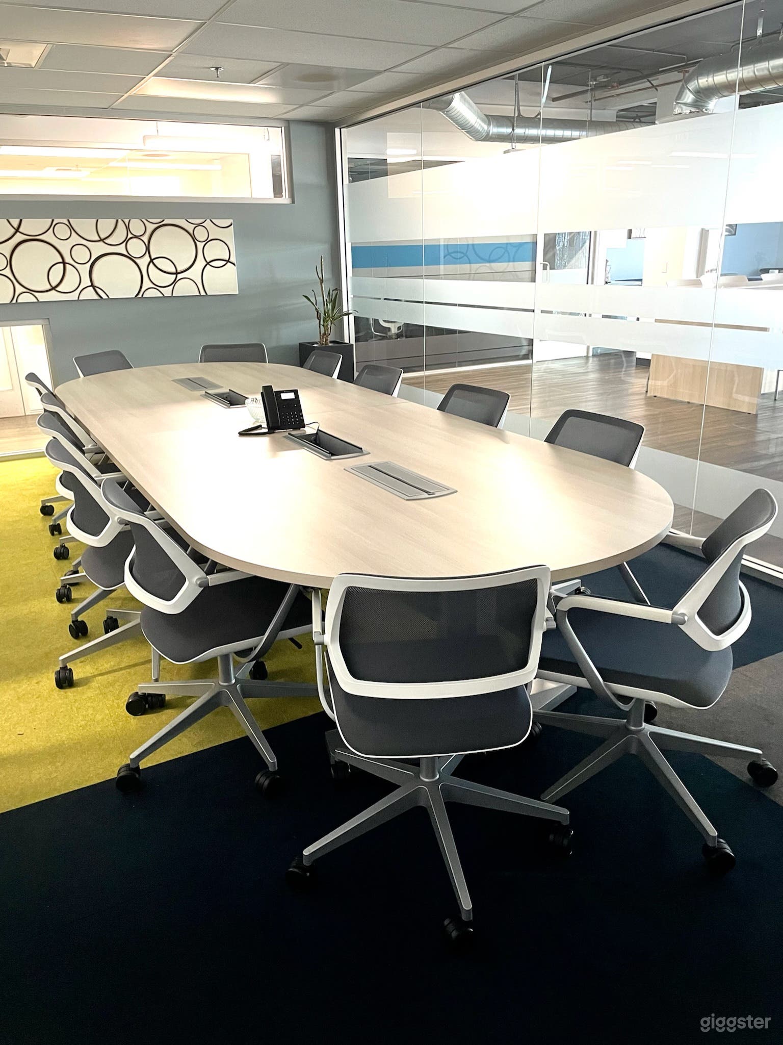 Large Conference Room on Sunset Blvd Photo 3