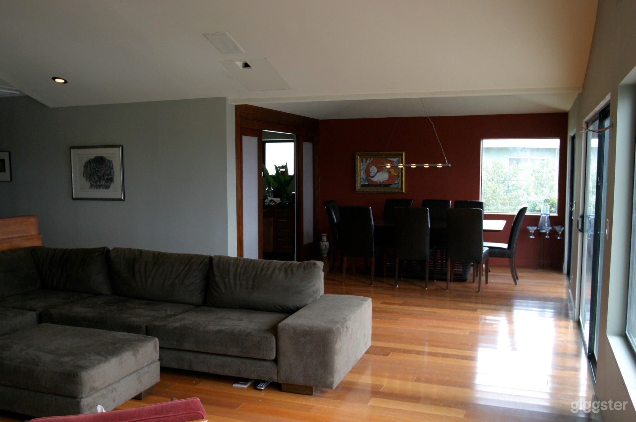 Modern/mid-century with incredible city views Photo 3