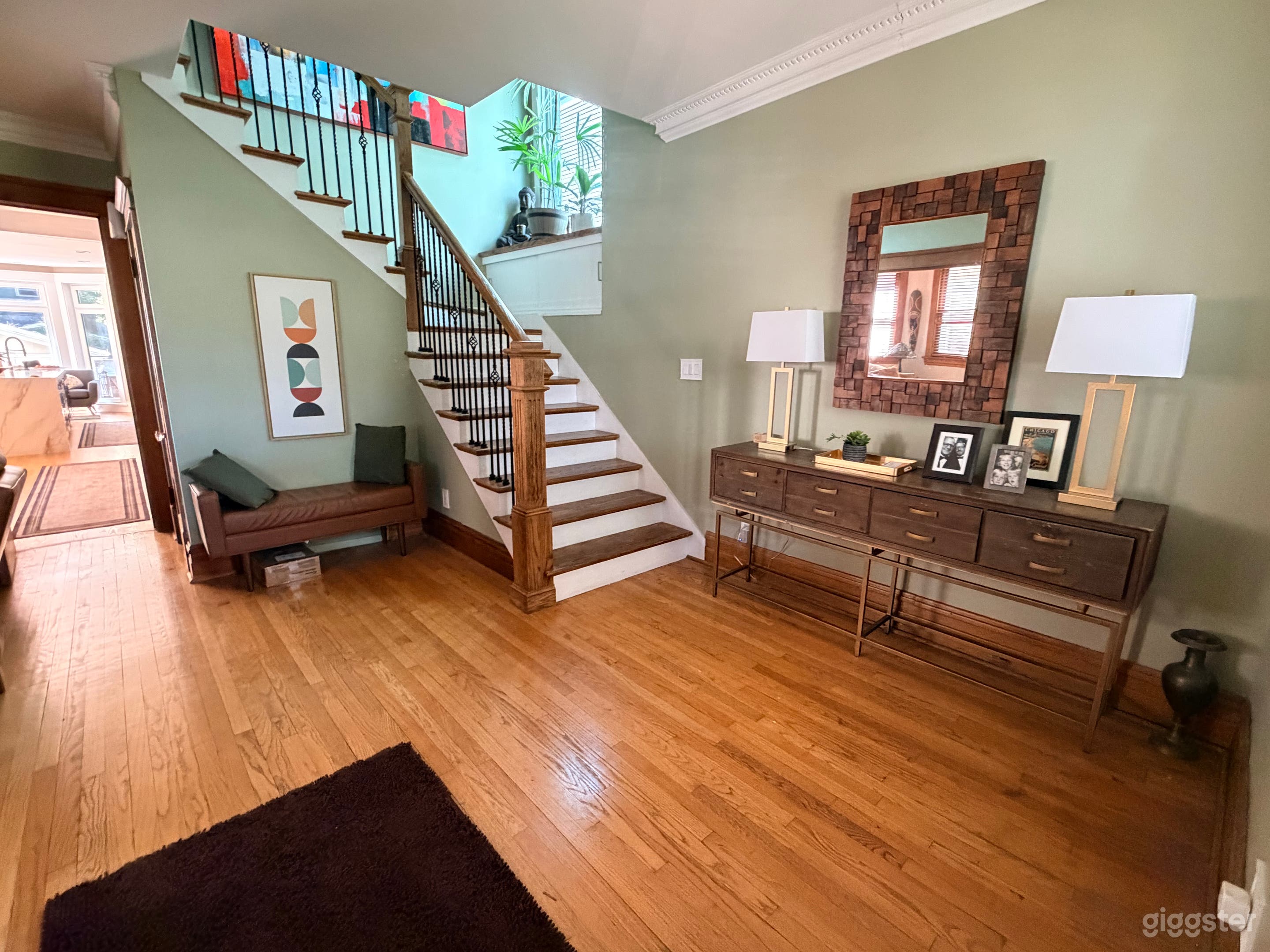 Historic 1898 Chicago Queen Anne Home with Turret Photo 4
