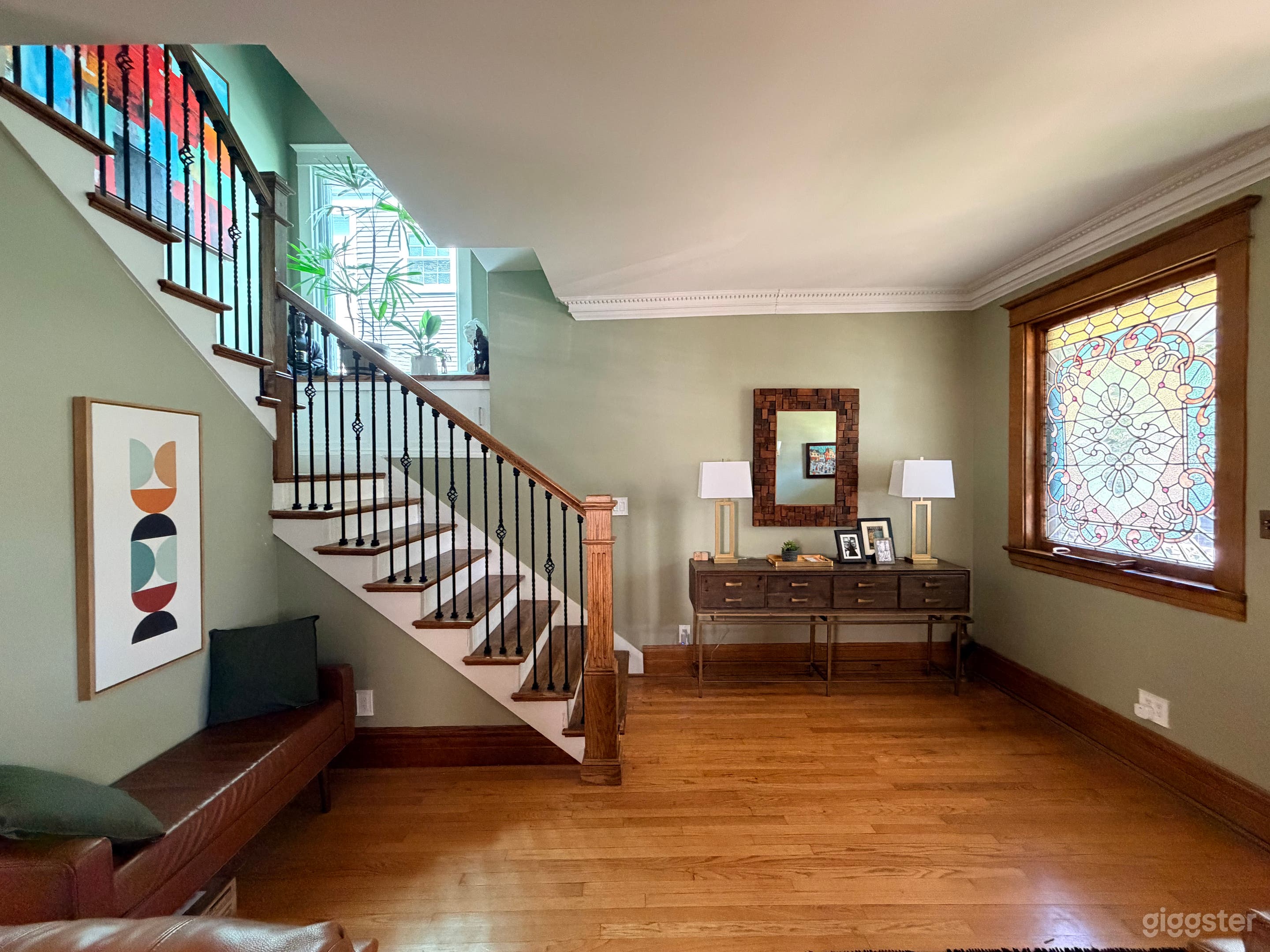 Historic 1898 Chicago Queen Anne Home with Turret Photo 3