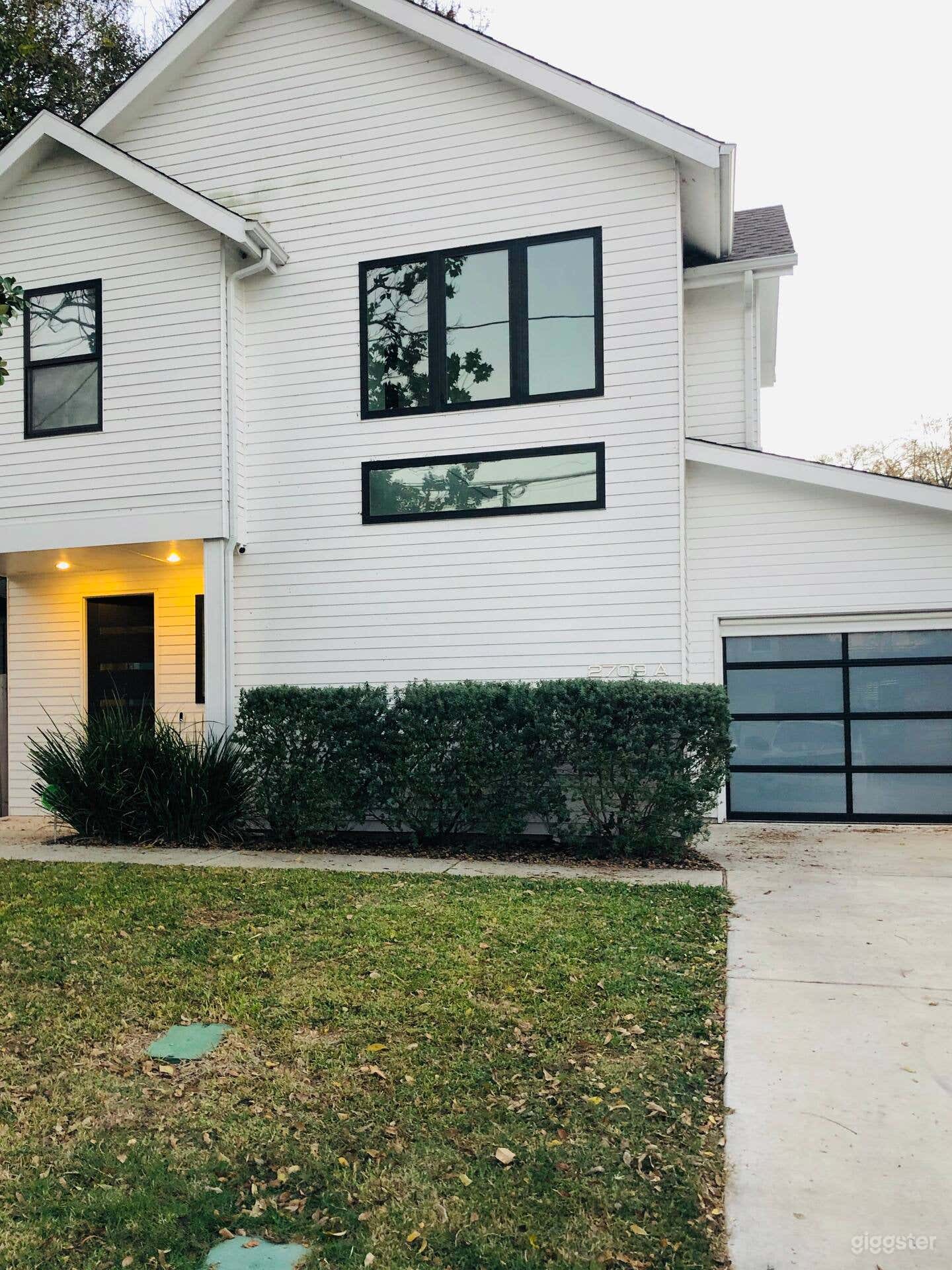 Cute East Austin Modern Farmhouse Photo 3