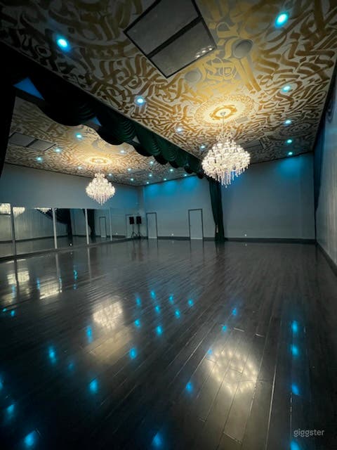  Fancy Ballroom Crystal Chandeliers 